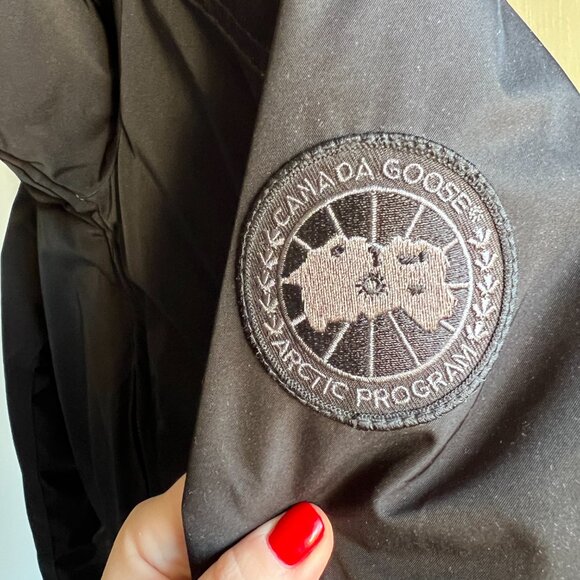 *RARE* Canada Goose Black Label Fitted Puffer - Picture 11 of 13